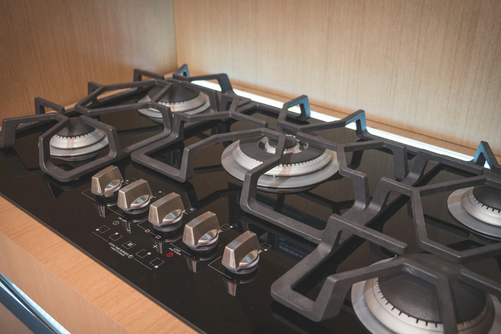 Maytag induction range with precision temperature control